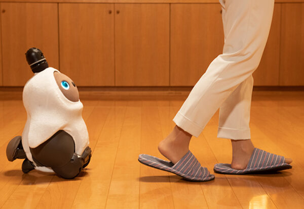 lovot-the-new-companion-robot-to-overcome-loneliness-960
